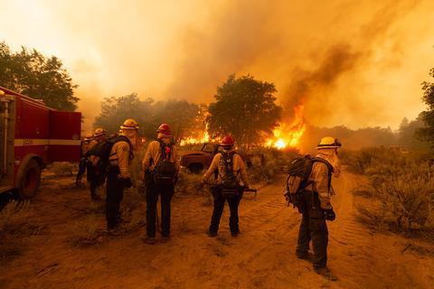 美國加州山火失控擴散，亞馬遜物流派送大規模拖延！
